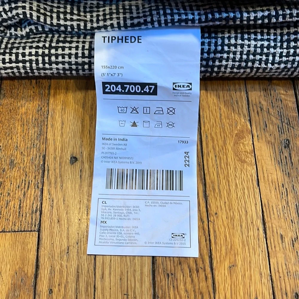 IKEA Tiphede 5 x 7 black and white rug